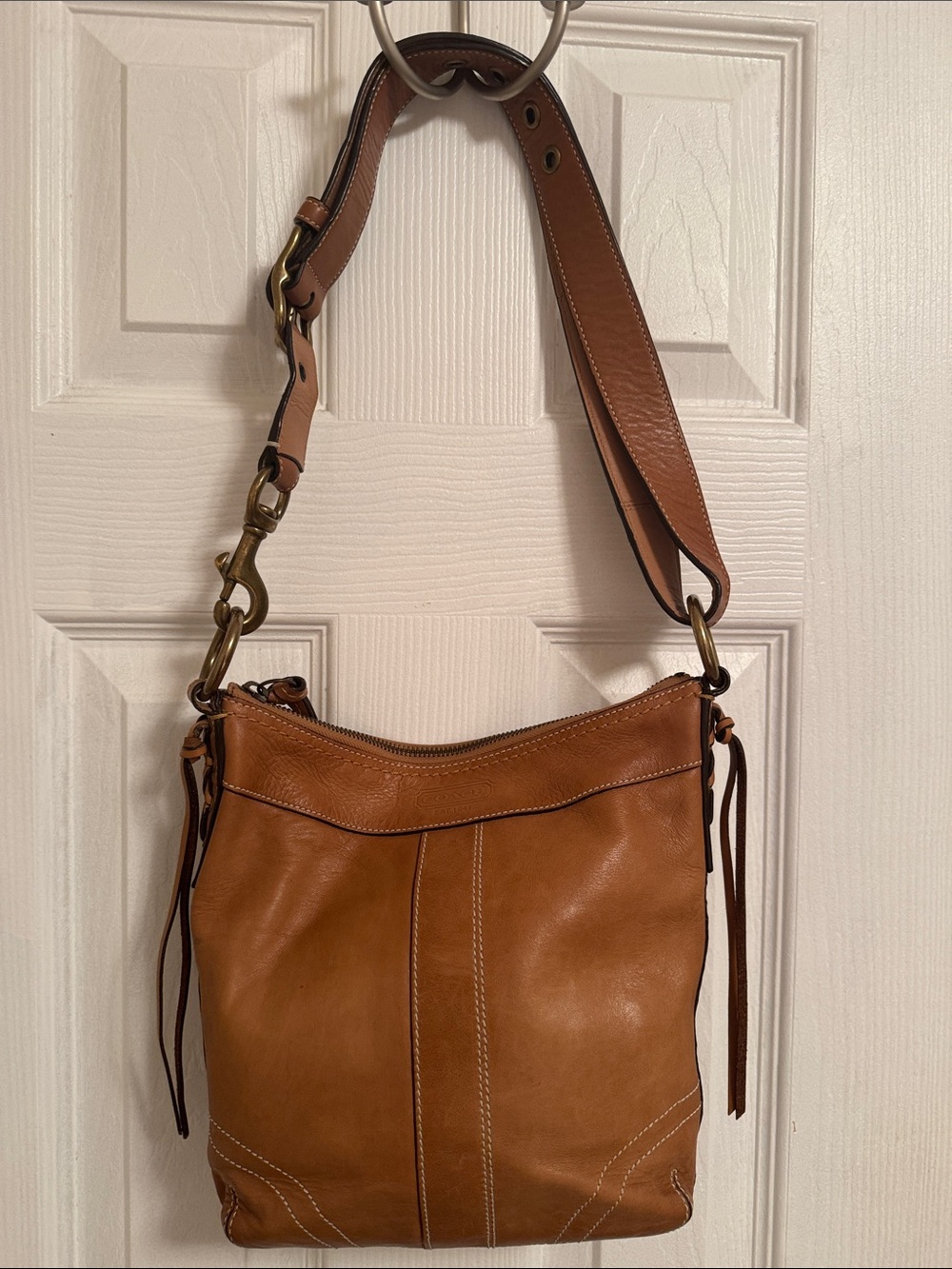 Coach Brown Leather Shoulder Bag with Contrast Stitching creed 10398